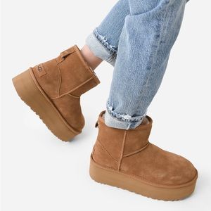Brand New UGG Classic Mini Platform Boot Chestnut Size 7 Women